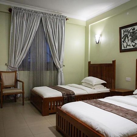 Summit Lodge Marombosa Екстериор снимка