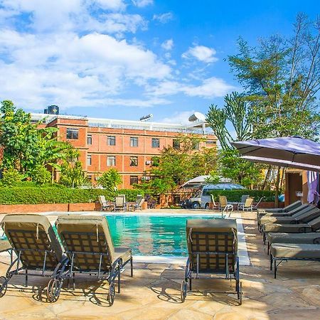 Summit Lodge Marombosa Екстериор снимка
