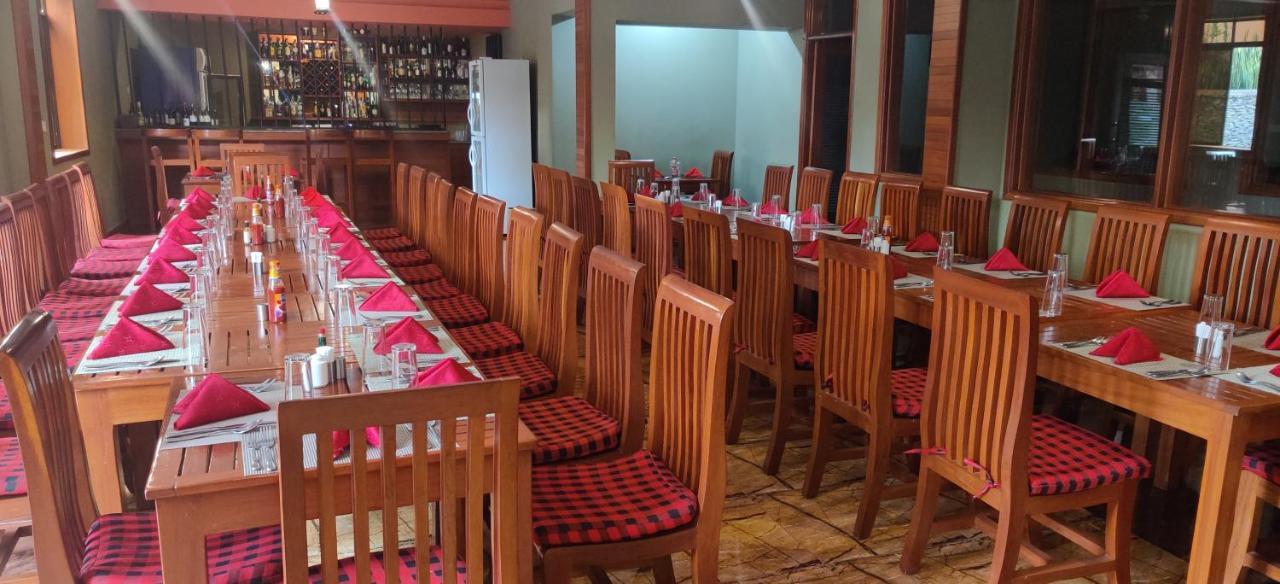 Summit Lodge Marombosa Екстериор снимка