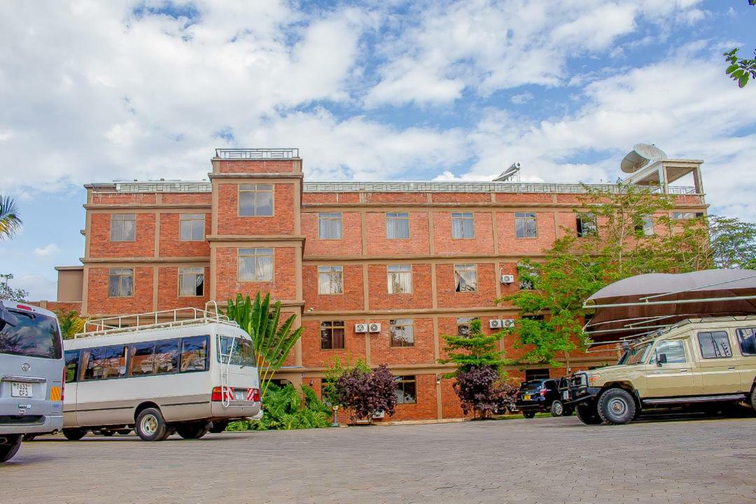 Summit Lodge Marombosa Екстериор снимка